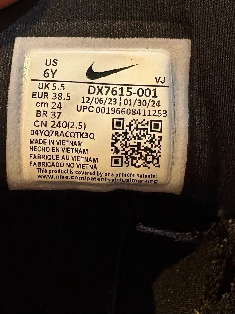Nike Star Runner 4 GS Black White Anthracite Running Shoes Size 6Y